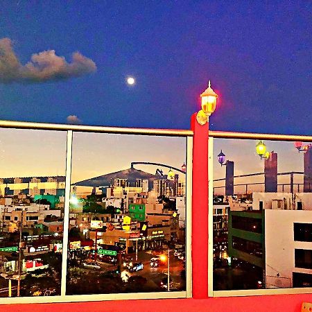 Hotel Versalles Suites 칸쿤 외부 사진