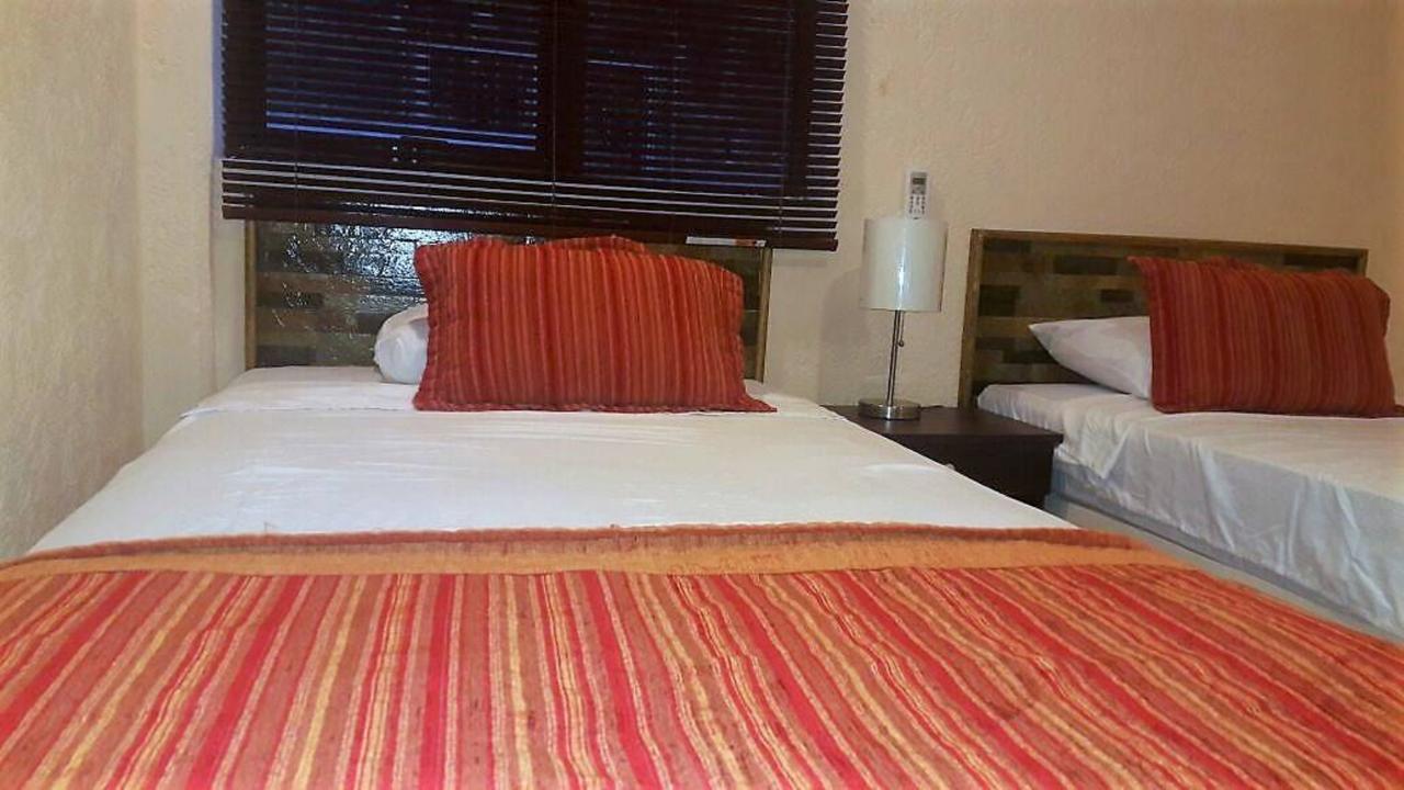Hotel Versalles Suites 칸쿤 외부 사진