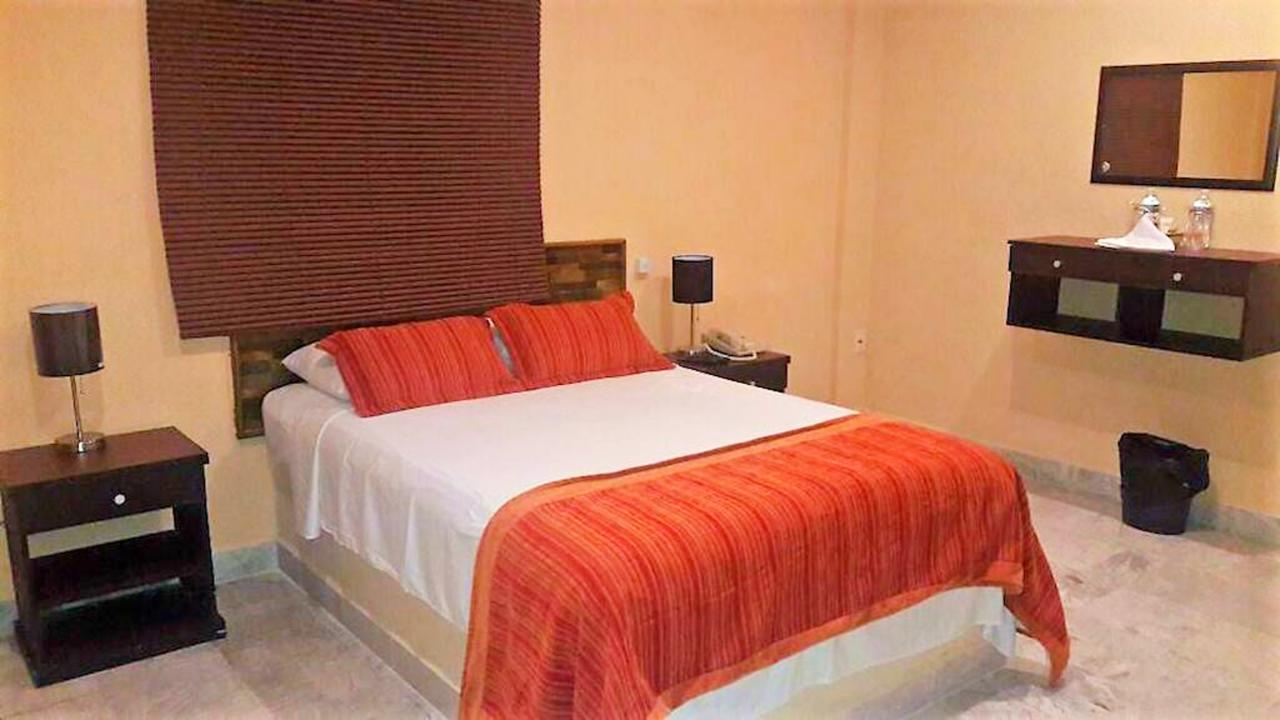 Hotel Versalles Suites 칸쿤 외부 사진