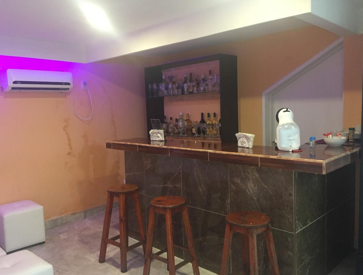 Hotel Versalles Suites 칸쿤 외부 사진