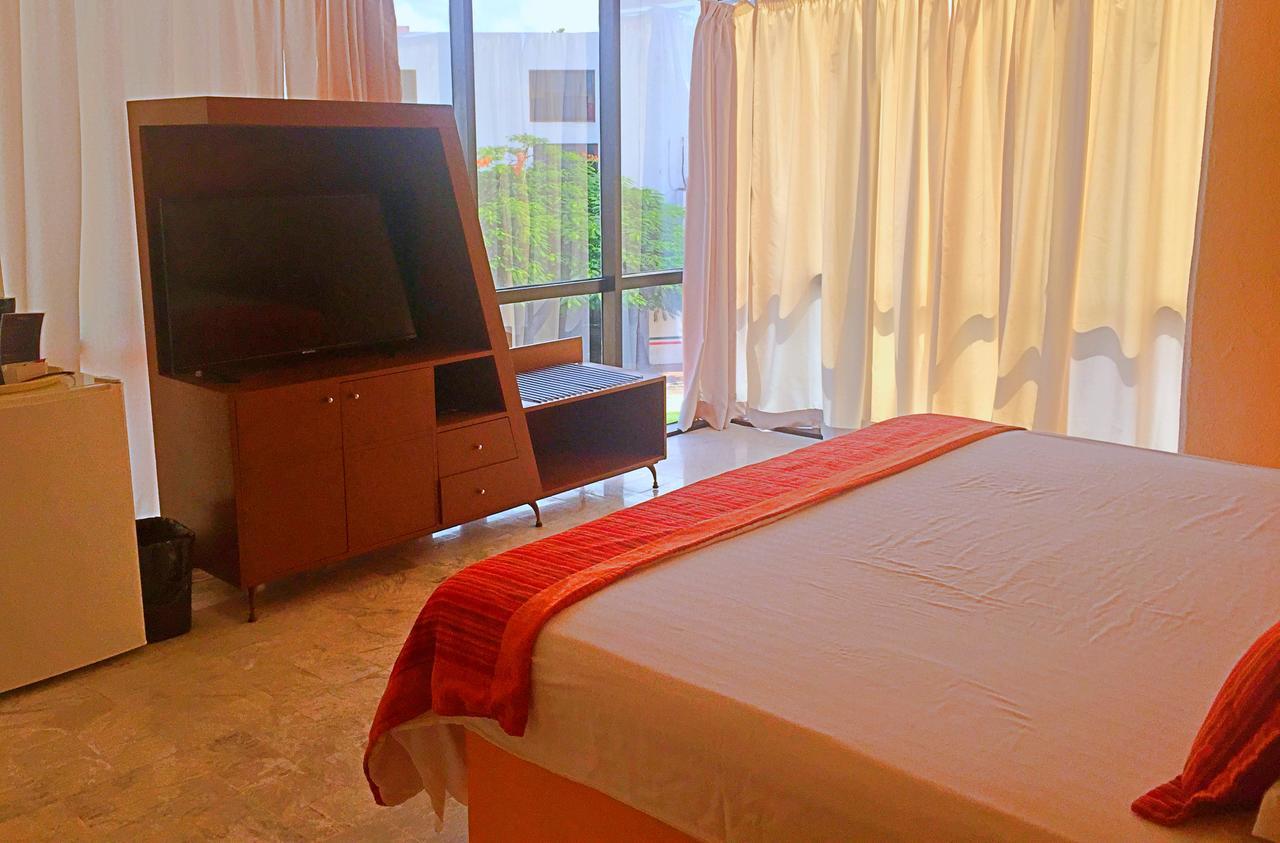 Hotel Versalles Suites 칸쿤 외부 사진