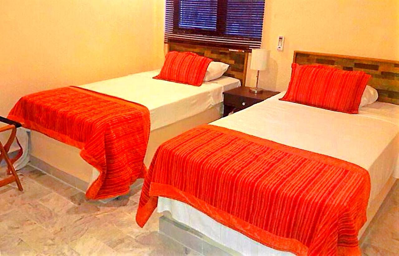 Hotel Versalles Suites 칸쿤 외부 사진