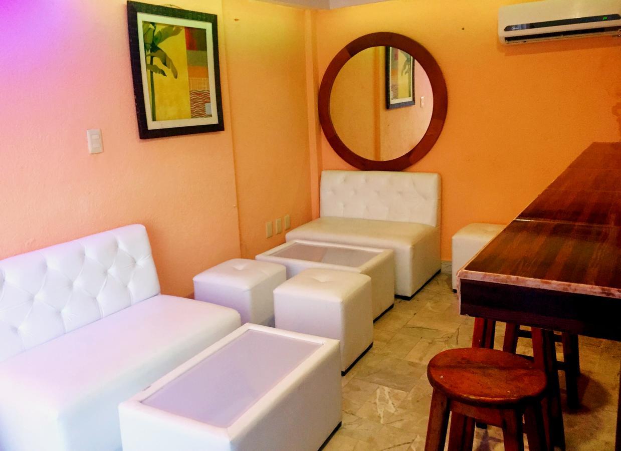 Hotel Versalles Suites 칸쿤 외부 사진
