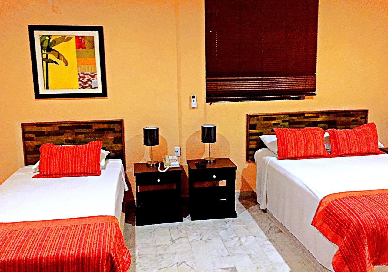 Hotel Versalles Suites 칸쿤 외부 사진