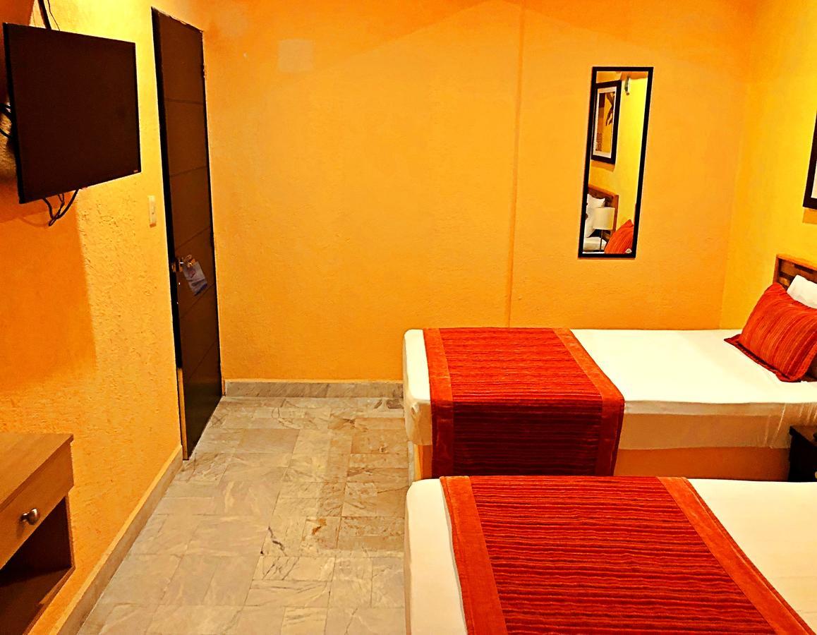 Hotel Versalles Suites 칸쿤 외부 사진